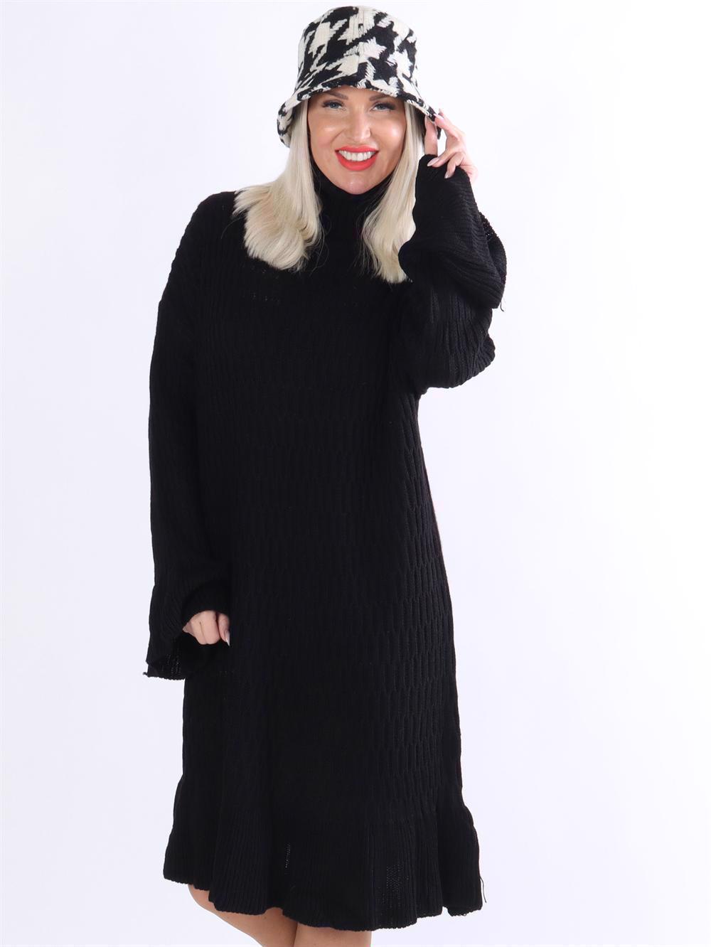 Vigga - Stickad klänning med liten volangkant i nederkanten